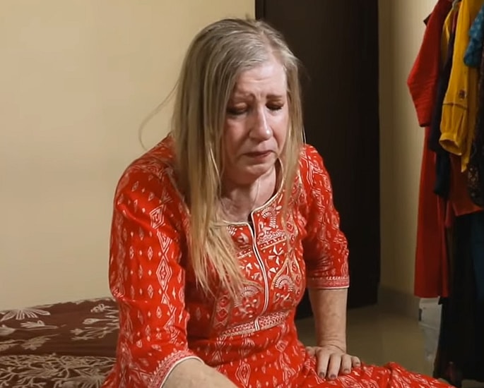 US Woman came to India & finds Boyfriend is Married - upset