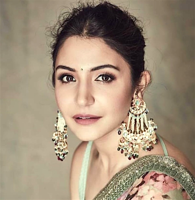 10 Bollywood Actresses' Inspired Makeup Looks - anushka