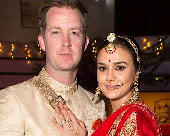 Bollywood Actresses Who Found Love & Married after 40 - pretty