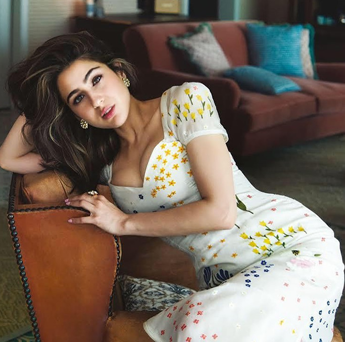 10 Looks of Sara Ali Khan for Ultimate Fashion Goals - 10