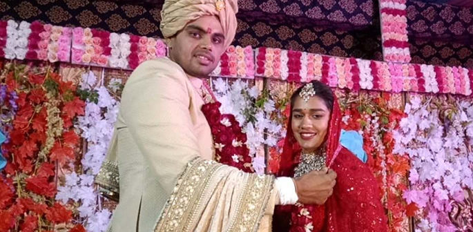 Indian Wrestler Babita Phogat gets Married to Wrestler Groom f