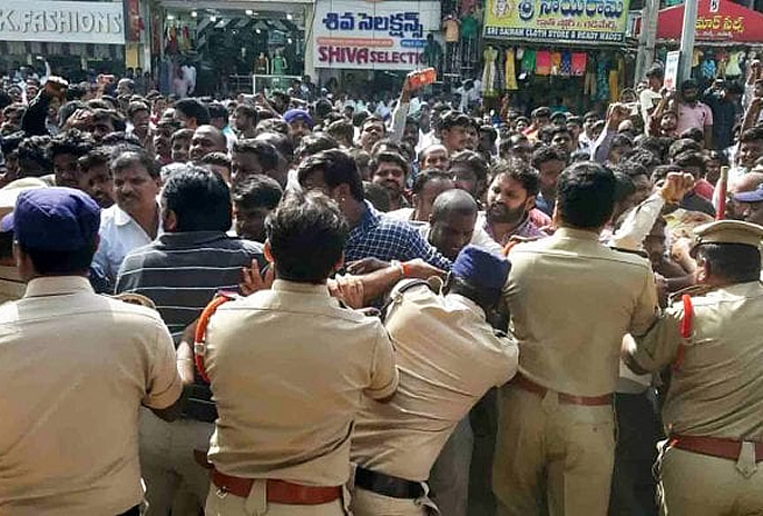 Protests to Hang Rapists of Priyanka Reddy surge in India - riot