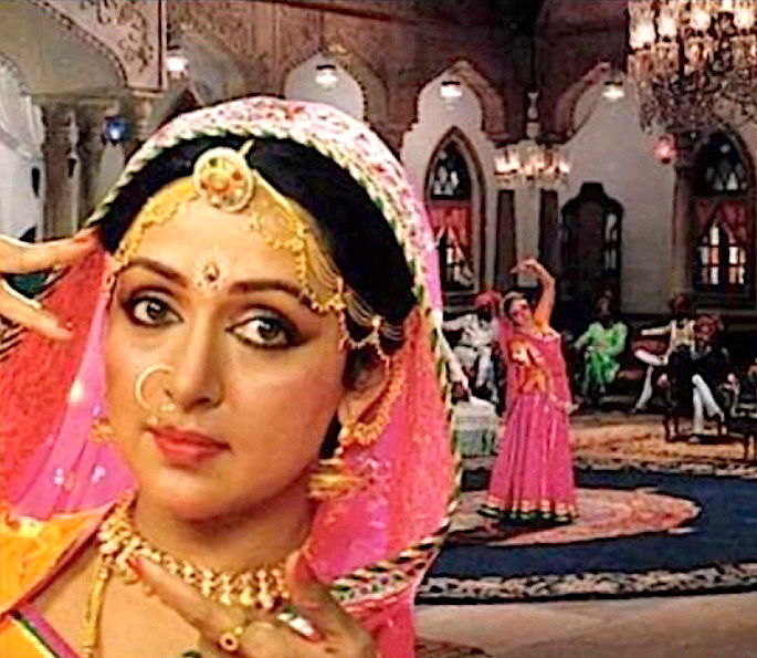 12 Best Bollywood Dances by Hema Malini - Lekin...