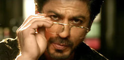 SRK trolls Himself with Raees dialogue Video f