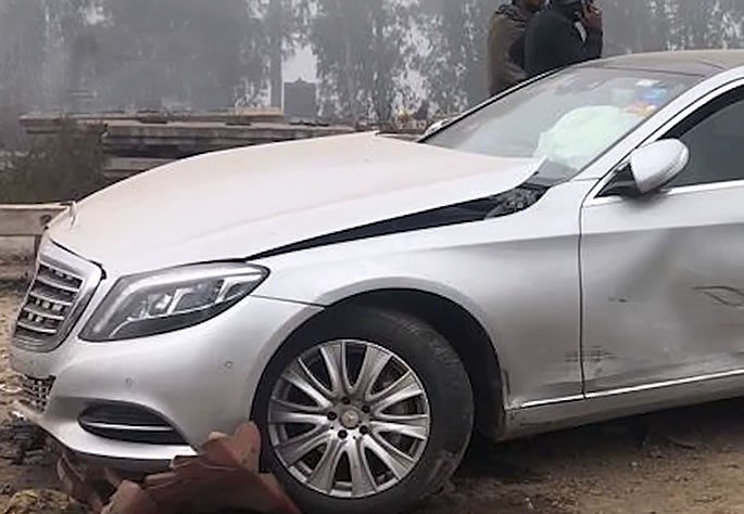 Bollywood Rapper Badshah met with terrible Car Accident- car