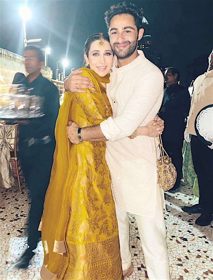 Kapoors turn Baraatis for cousin Armaan Jain’s Wedding - hug