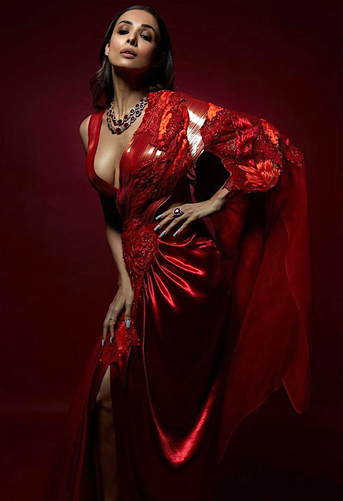Malaika Arora stuns with Bold Fashion Look - red1