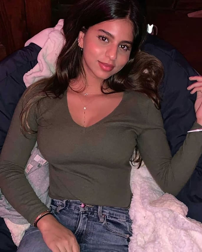 Suhana Khan partying with Her Friends goes Viral - suhana