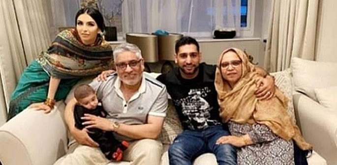 Boxer Amir Khan reunites with Parents & Introduces Son f