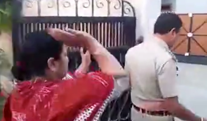Indian Wife accuses Sub-Inspector of Affair with Neighbour - slap