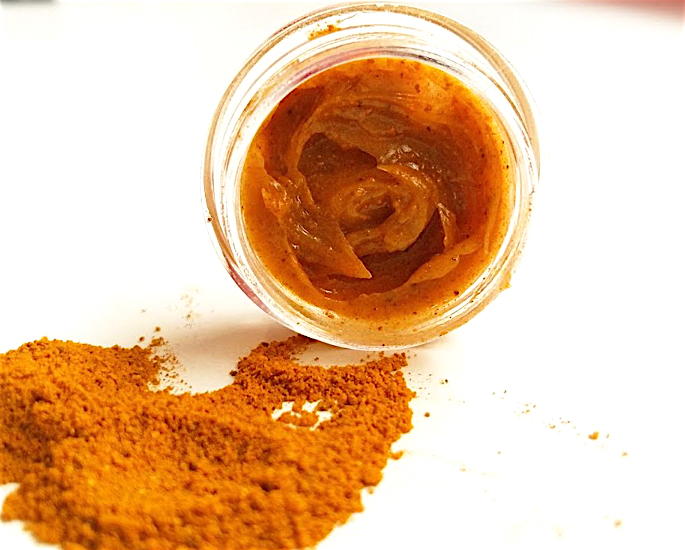 10 Ways To Use Turmeric In Your Beauty Routine - lip scrub