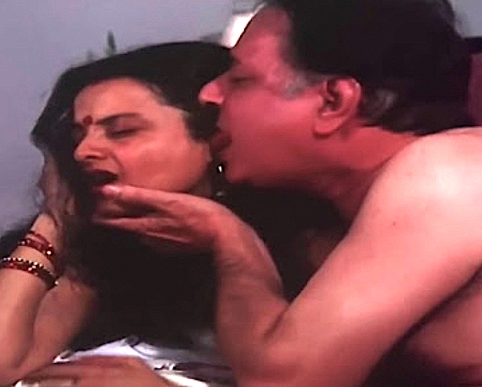 15 Bollywood Actresses who Performed Bold & Nude Scenes - Rekha