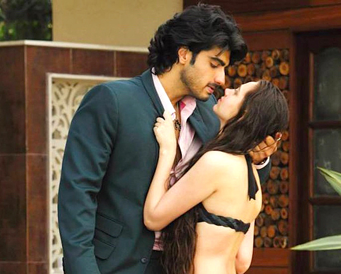 15 Bollywood Actresses who Performed Bold & Nude Scenes - Sasha Agha