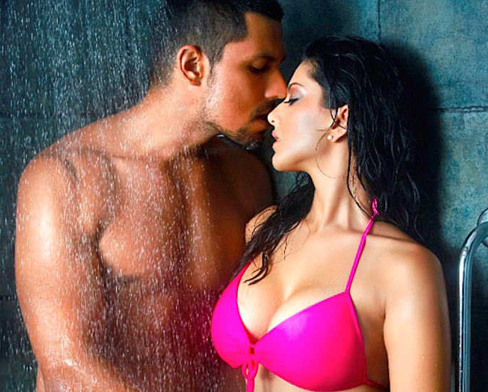 15 Bollywood Actresses who Performed Bold & Nude Scenes - Sunny Leone