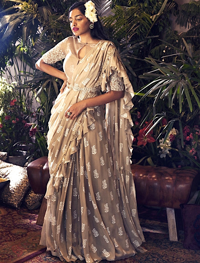 Gorgeous Saree Fashion Trends for 2021 - winged drape