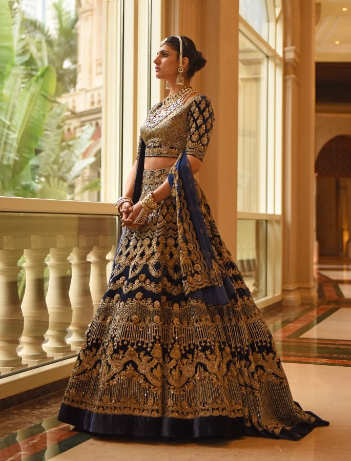 LFW 2020_ Manish Malhotra pays Tribute to Artisans - blue