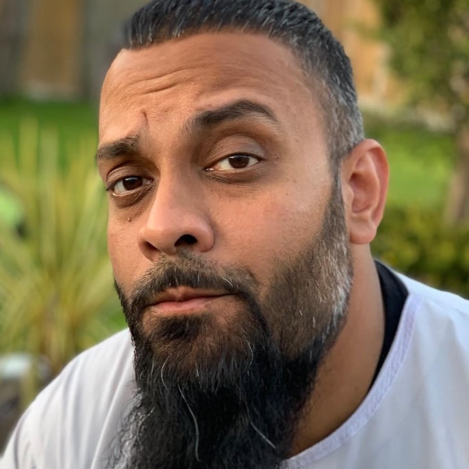 British Asian Comedians who Make You Laugh - Guz Khan