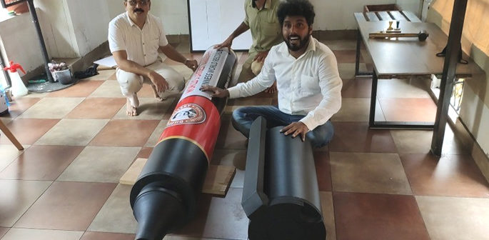Indian Man breaks Record with World's Largest Marker Pen f