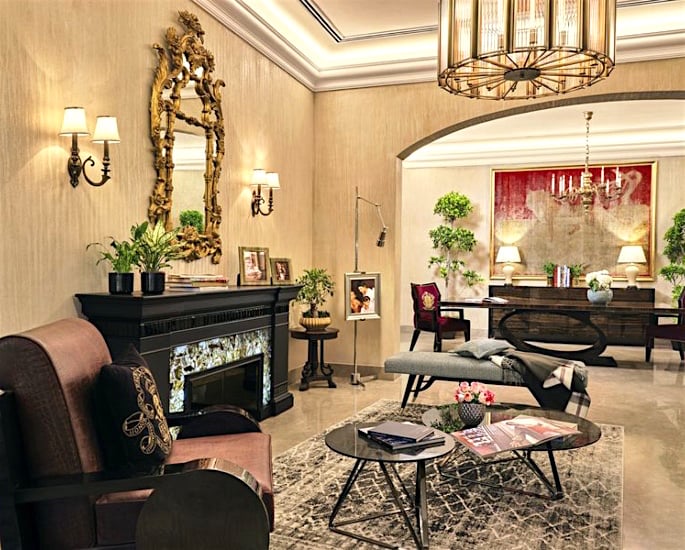 Win a chance to visit SRK & Gauri Khan's Delhi House - lounge