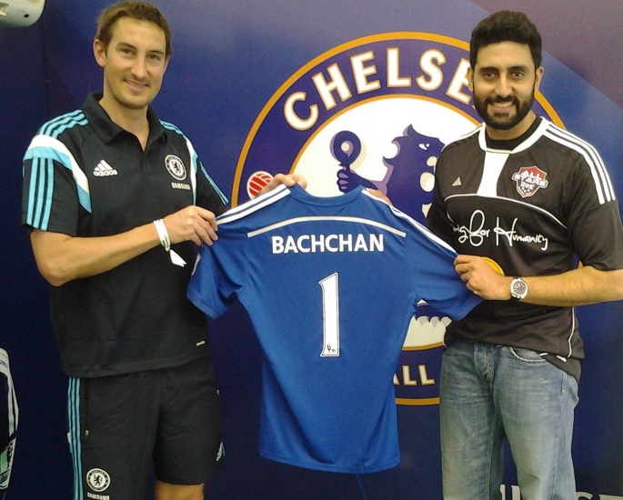The Massive Support for Chelsea FC in India-abhishek bachchan