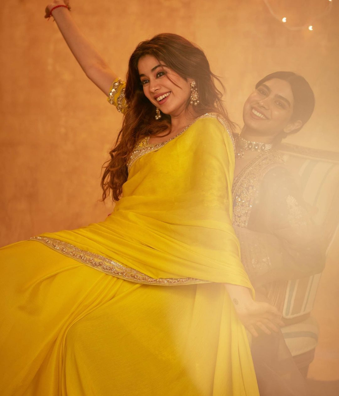 5 Key Elements of Janhvi Kapoor's Personal Style - sari -