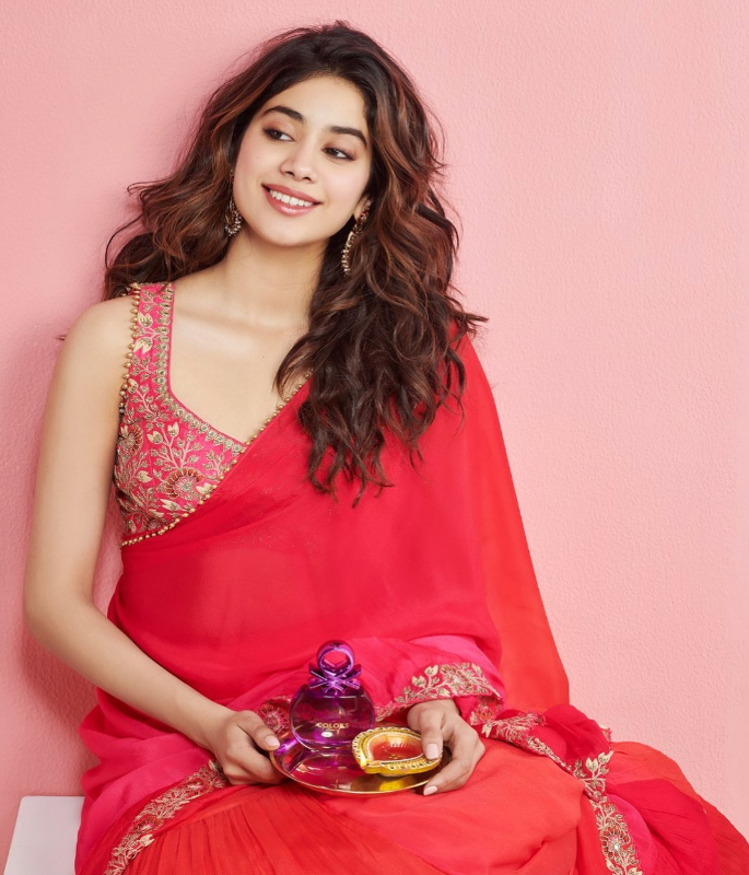 5 Key Elements of Janhvi Kapoor's Personal Style - sari -