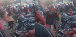 Vicious Fight erupts Between Indian Women in Public f
