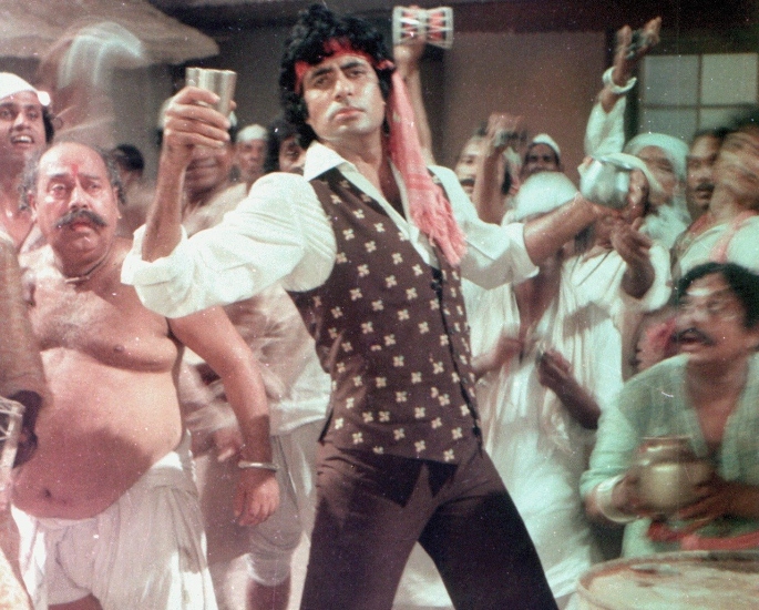 25 Best Bollywood Songs of Kishore Kumar - Khaike Paan Banaraswala