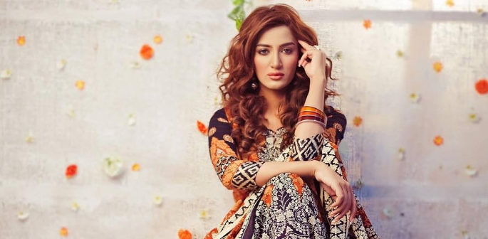 Pakistani Model Mathira slams Trolls who called her 'Plastic' f
