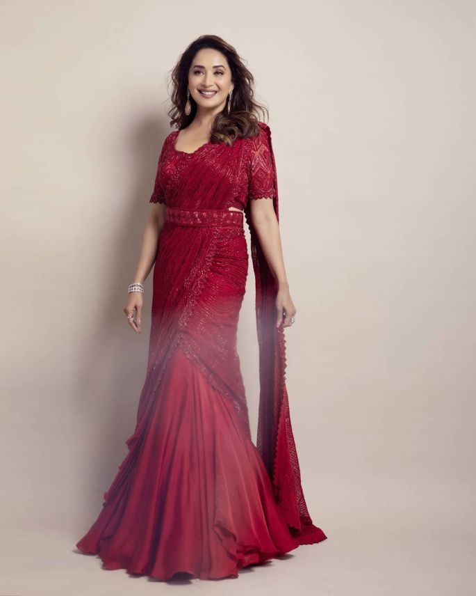 5 Stunning Ethnic Looks of Madhuri Dixit - red
