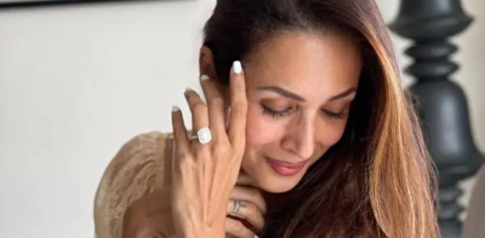 Malaika Arora sparks Marriage Rumours with Engagement Ring_ f