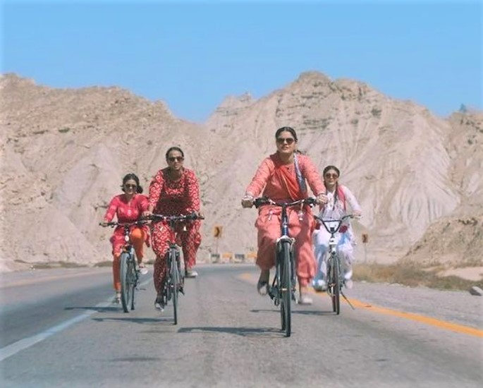 Pakistani Fashion campaign featuring women on Cycle - 4girls