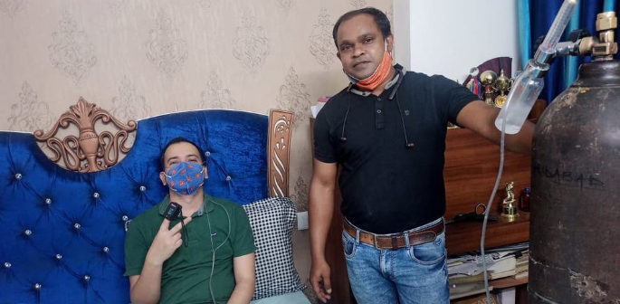Indian Man drives 1,400km to give Oxygen to Friend f