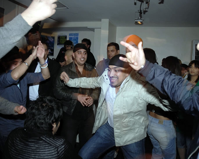 How Bhangra Music became an Identity & Culture in Britain - dancing