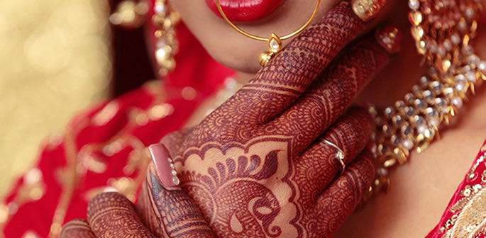 Indian Bride runs away after scamming Groom of Rs. 200k f