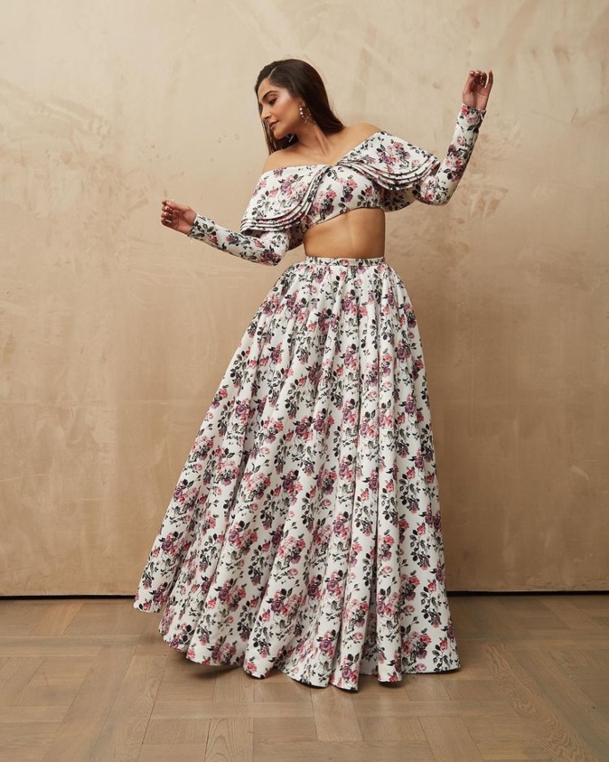 Sonam Kapoor turns heads in Floral Ensemble - actress