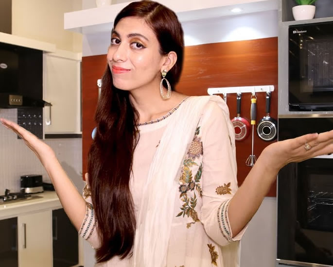 Popular Pakistani Female Vloggers to Follow on YouTube - amna
