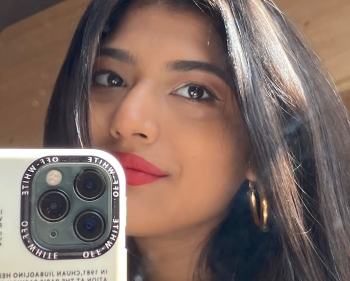 Popular Pakistani Female Vloggers to Follow on YouTube - momina