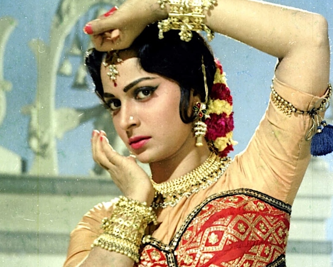 How has the Bollywood Heroine Image Changed_ – 1960s_ Strong Women