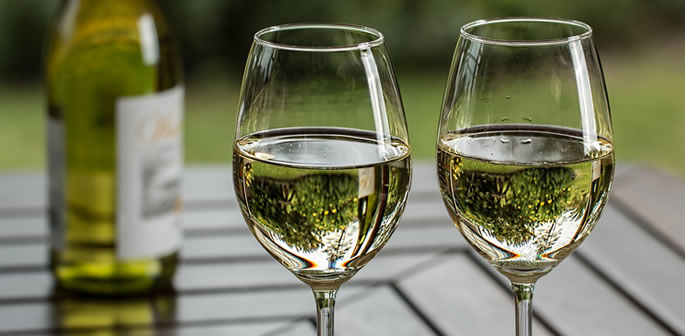 10 Best Indian White Wines to Drink f