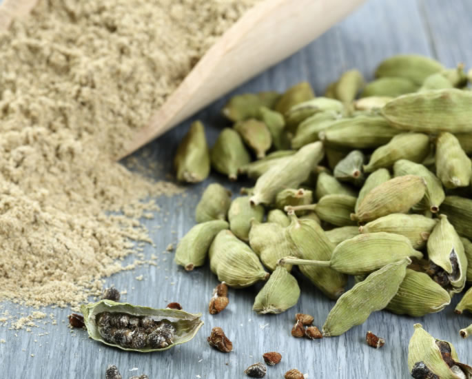 5 Pantry Essentials Indian Food Lovers Need - cardamom