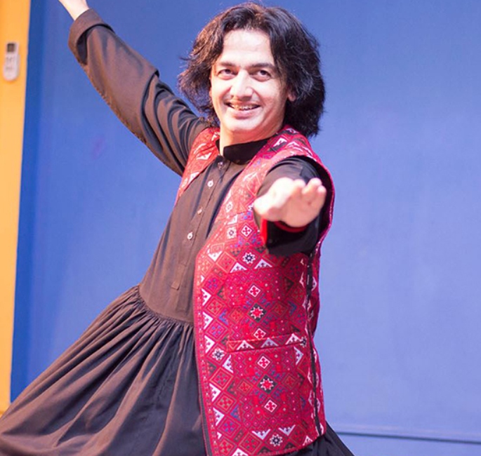 6 Mesmerising Male Pakistani Dancers