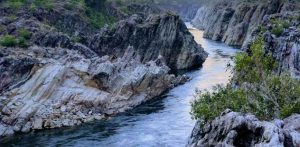 Mumbai Women Drown in River while Taking Selfie f