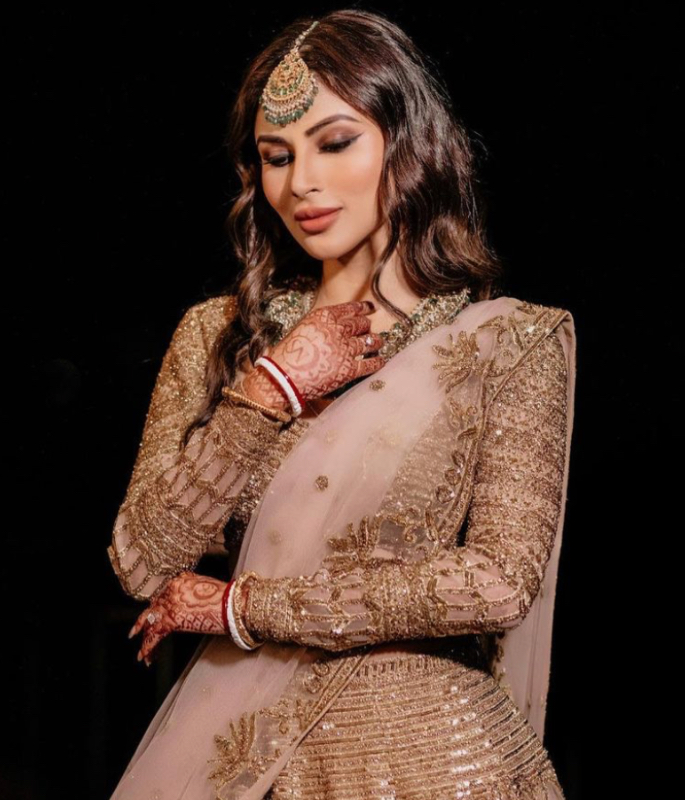 Newly-wed Mouni Roy looks Exquisite in Gold Lehenga - 1