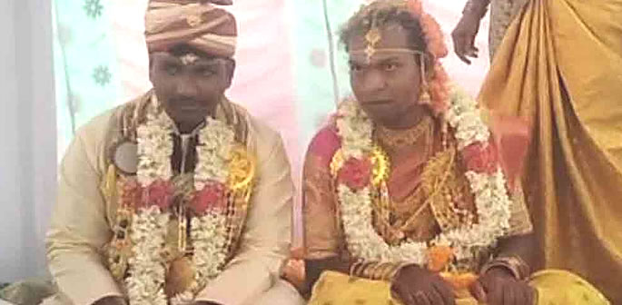 ہندوستانی شخص نے ٹرانس جینڈر خاتون سے شادی کر لی