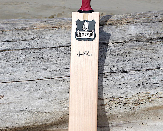 6 Most Expensive Cricket Bats 2022 by Popular Brands - Laver & Wood Signature 2022