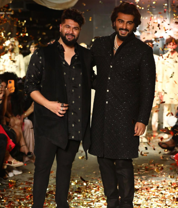 Which Bollywood Stars turned Models for India Couture Week? - 7
