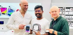 Indian Man travels to Dubai to Buy iPhone 14 Pro f
