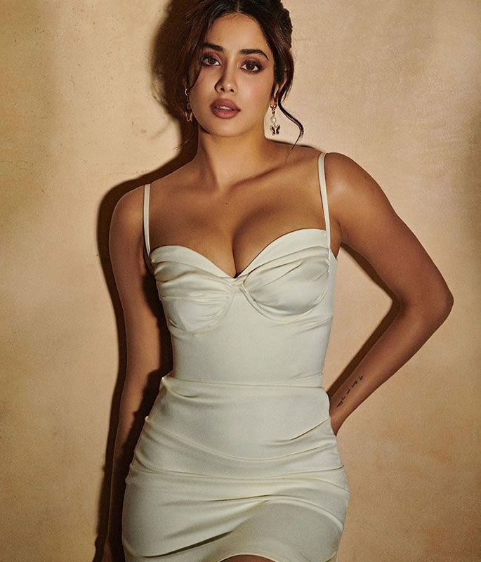 Janhvi Kapoor turns up the heat in Plunging White Dress 2