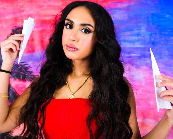 5 Top British Asian Female Singers to Listen To